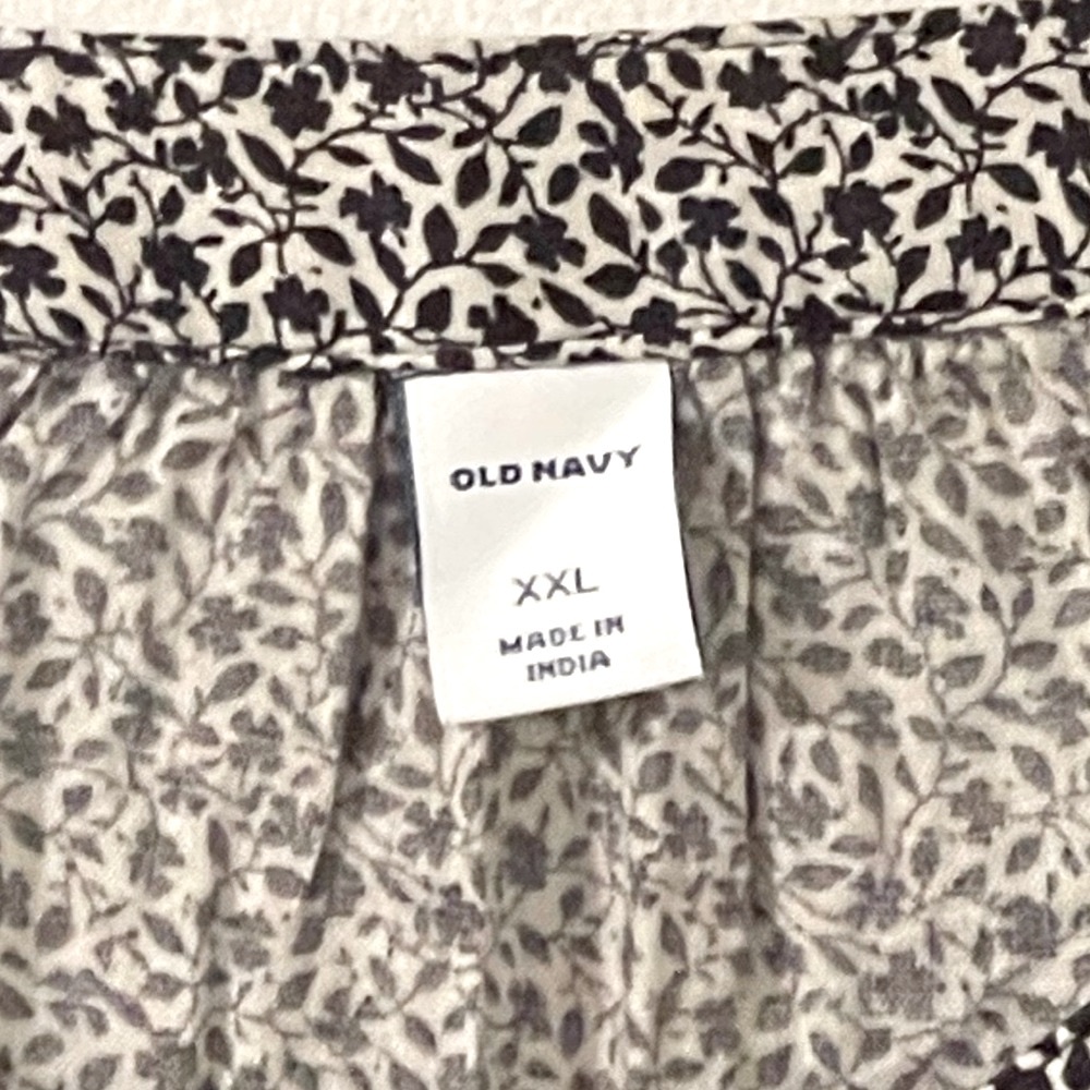 Old Navy Ruffle Blouse - Picture 4 of 6